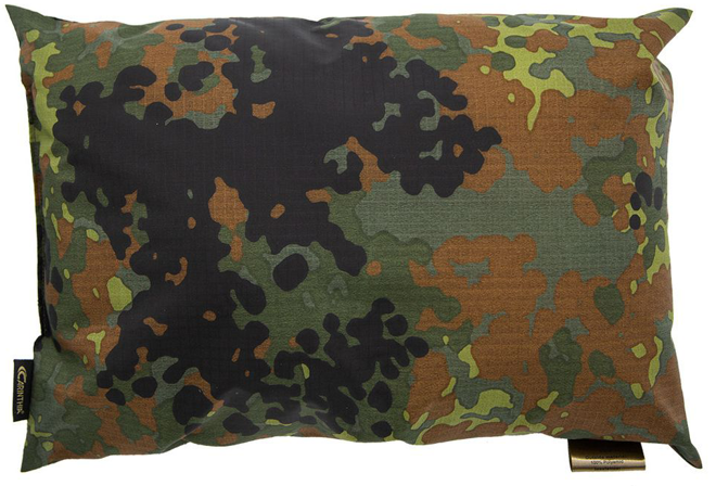 Carinthia Polštář Travel Pillow flecktarn